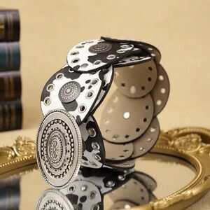 Black and White Circular Patterned Belt